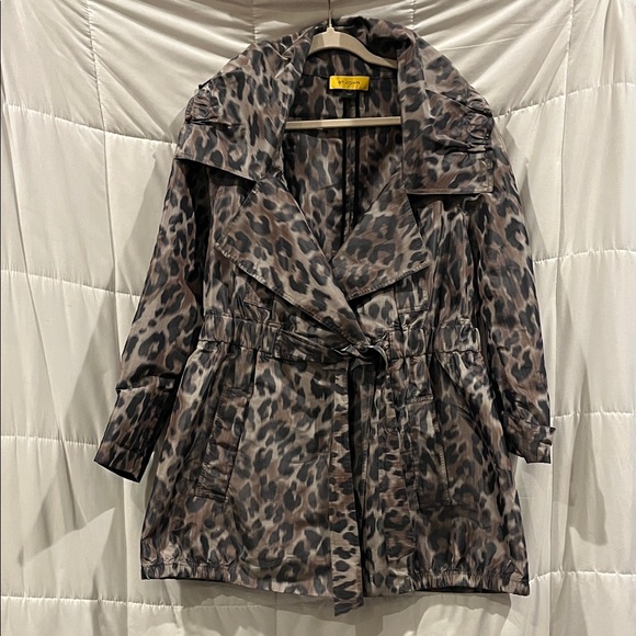 St. John Leopard Print Hooded Lightweight Jacket size medium - Picture 2 of 11